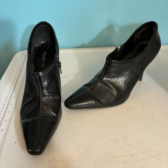 🛍️3/$30 Madeline women’s black reptile skin print stiletto booties in size 10 - Picture 3 of 13